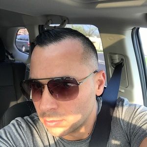 Meet your Posher, Louis